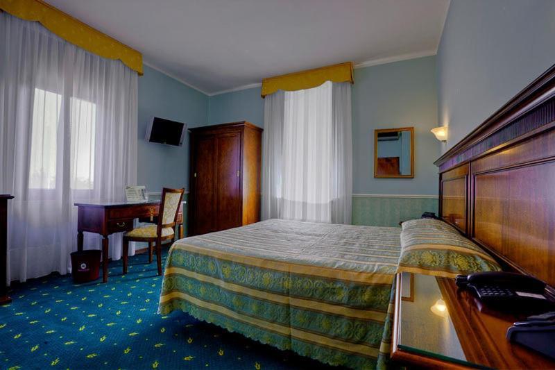 Hotel Castello Modena Pokoj fotografie